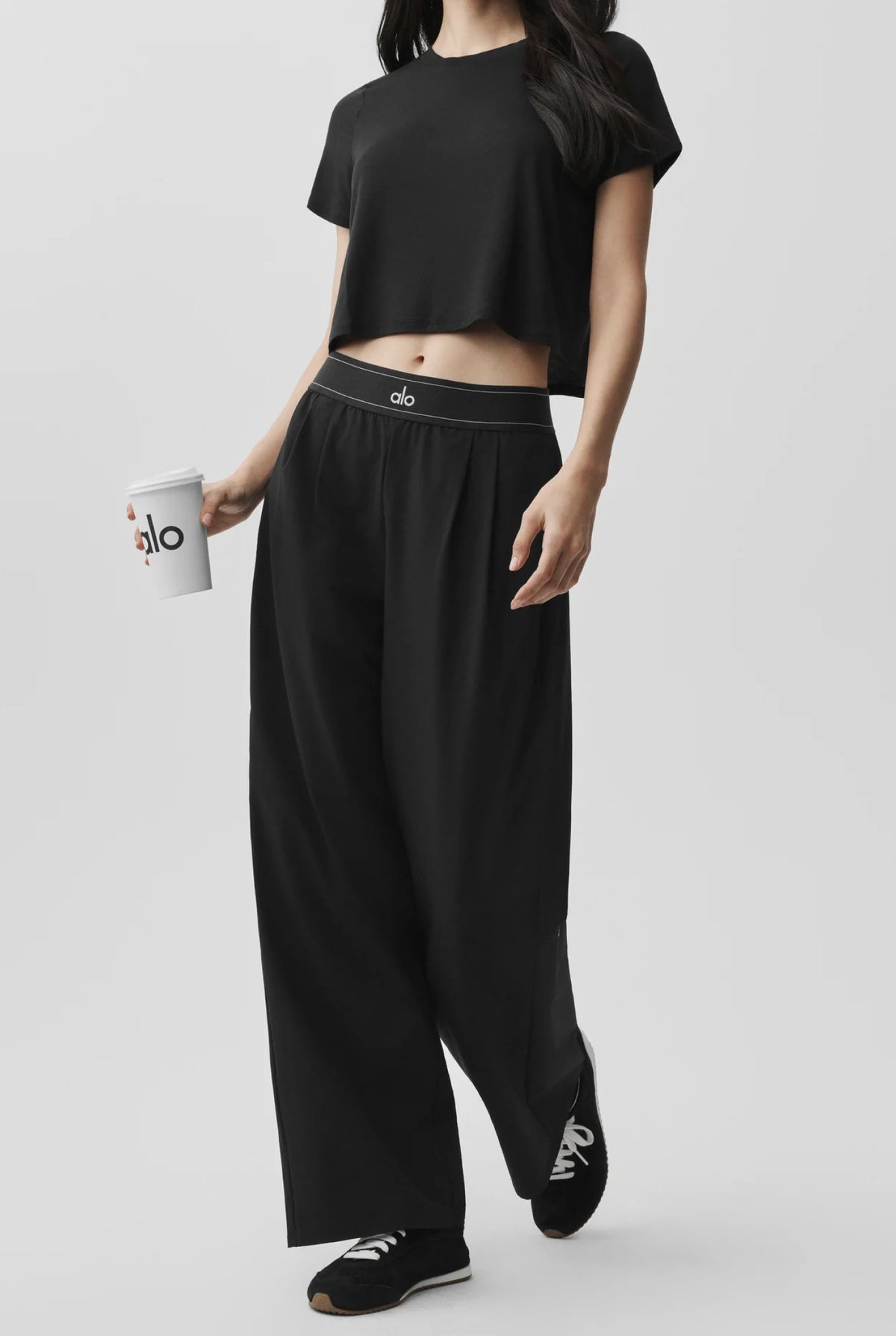 Штани палаццо Alo Yoga Suit Up Trouser широкі жіночі чорні