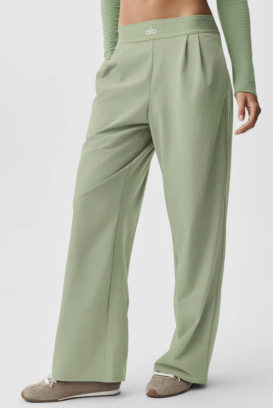 Штани палаццо Alo Yoga Suit Up Trouser широкі жіночі Dune Grass